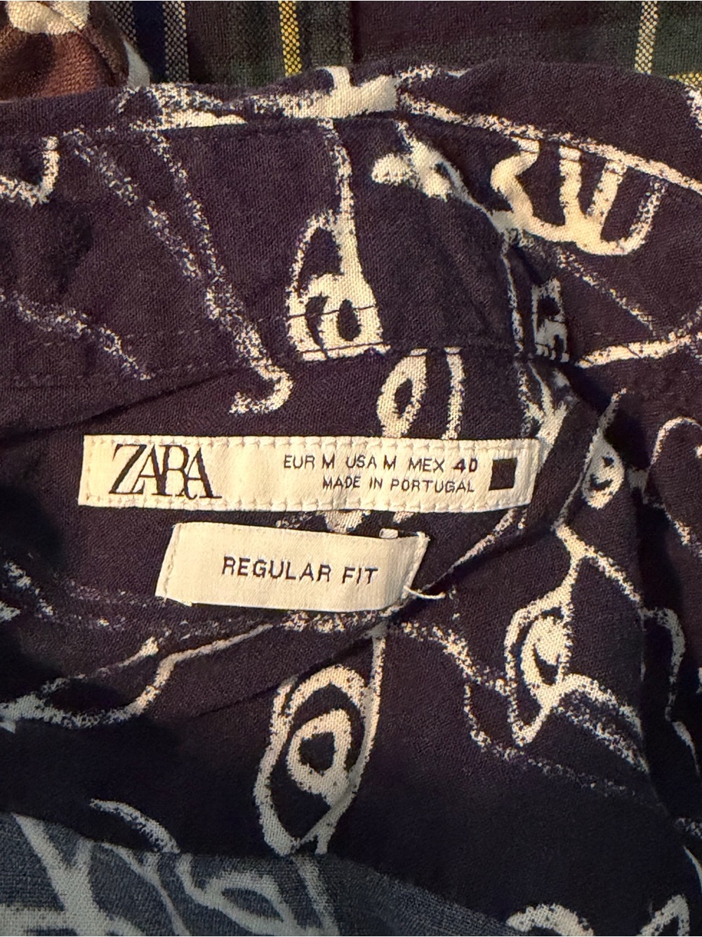 Zara Navy Short-Sleeve Button-Up with White Abstract Line Faces - Picture 3 of 3